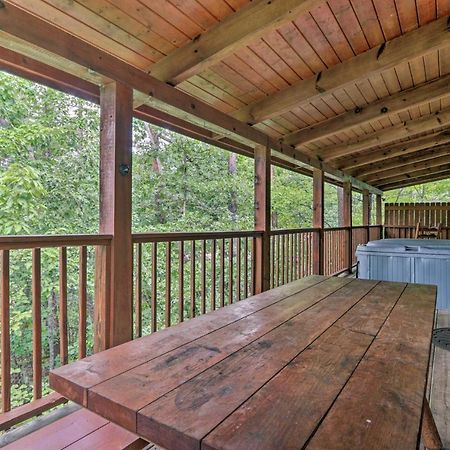 Cabin With Deck And Fireplace Less Than 3 Mi To Dollywood! Pigeon Forge Εξωτερικό φωτογραφία