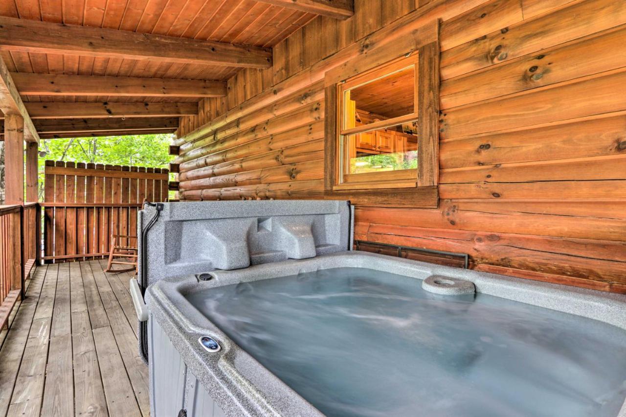 Cabin With Deck And Fireplace Less Than 3 Mi To Dollywood! Pigeon Forge Εξωτερικό φωτογραφία