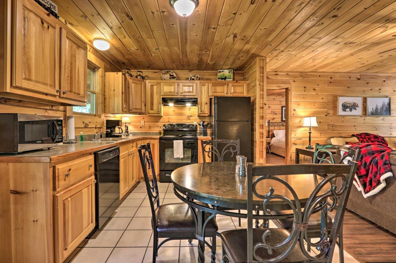 Cabin With Deck And Fireplace Less Than 3 Mi To Dollywood! Pigeon Forge Εξωτερικό φωτογραφία